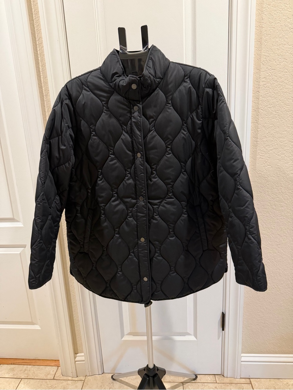 32 Degrees Black Quilted Women's Jacket - Lightweight Puffer Coat